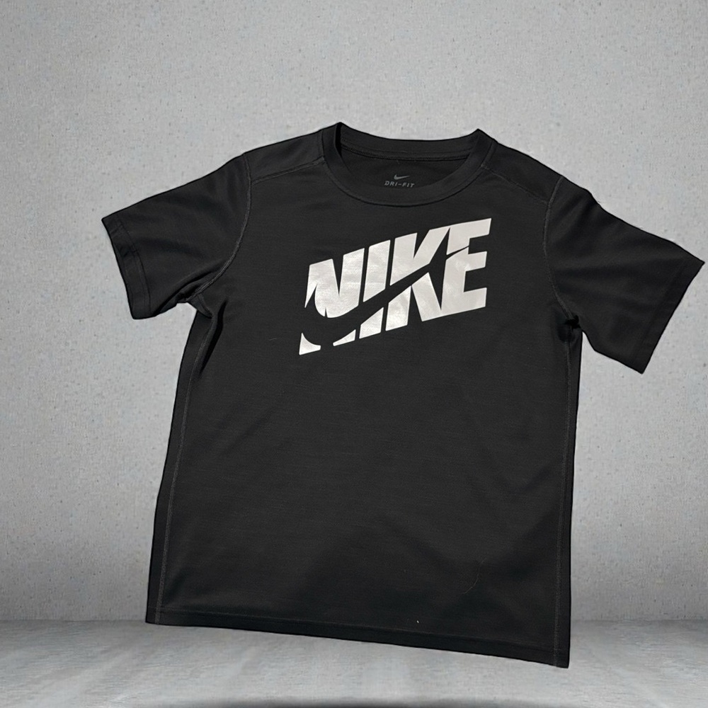 Nike Kids Black and Silver Short Sleeve Tee - Picture 1 of 1